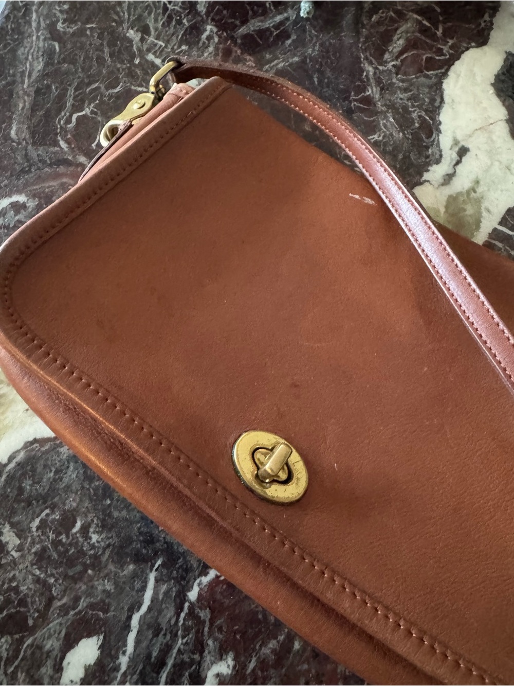 Vintage Coach City Bag Cognac Glove-Tanned Leather Crossbody USA Turnlock Purse - Picture 2 of 5